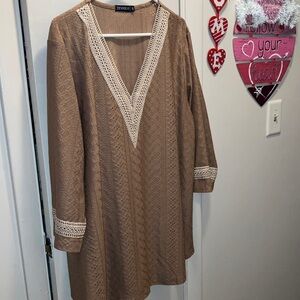 ZENNILO Brown Lace V-Neck EYELIT EMBROIDERED Blouse 4X